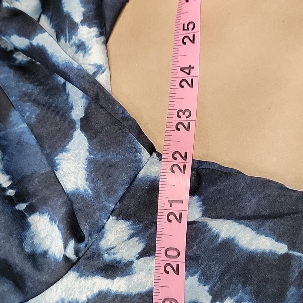 MICHAEL Michael Kors Size L True Navy & Light Blue Tie Dye Satin Blouse - Picture 8 of 13